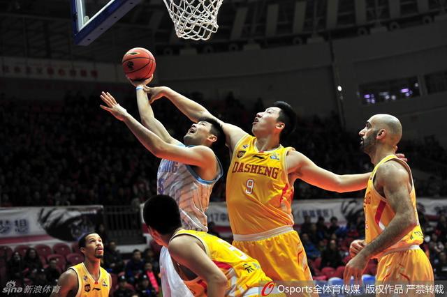  国际米兰依靠巴雷拉世界波击败莱切豪取四连胜